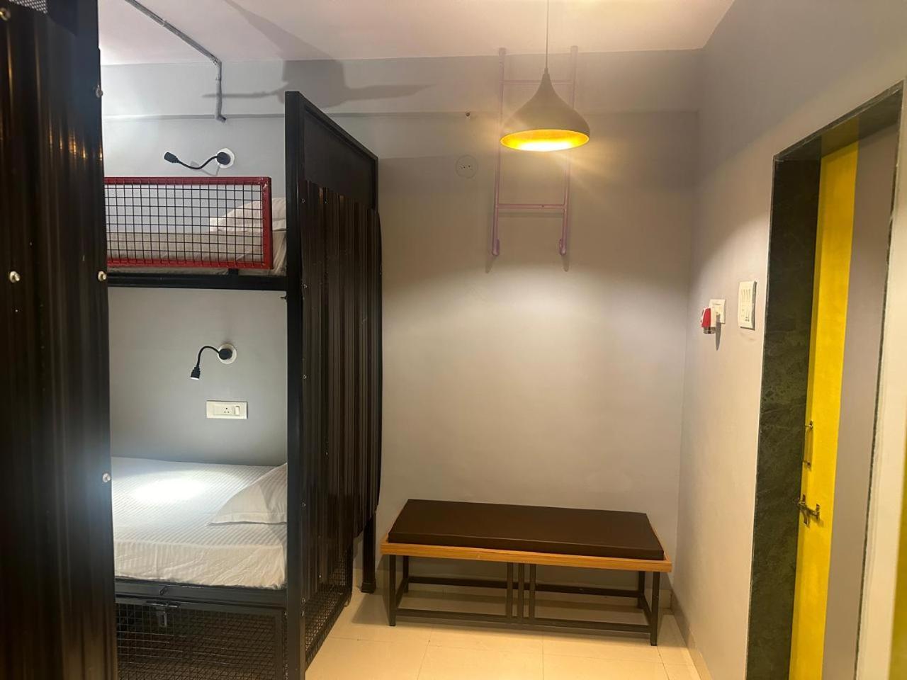 Travotale Hostel And Cowork Koregaonpark Pune Exterior foto